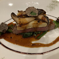 シャトー　ラ・パルム・ドール - ◉特選肉料理　アントレ
                      　　黒毛和牛フィレ肉、じゃがいものドフィノワーズ　　　　
                      　　添え、トリュフの香り