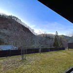 山人 - お庭から山が見えます