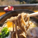 十一丁目茶屋 - 蕎麦は太麺タイプ