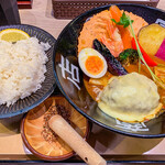 スープカレー奥芝商店 - おくしばーぐカリー チーズトッピング 中盛 辛さ:地獄 2,400円