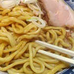 兎に角 松戸本店 - 麺は中太麺ストレート