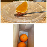 鮨 つぼみ - デザート 愛媛 紅マドンナ（柑橘）
      紅マドンナ2個お土産にいただきました♪
      なんて甘みが強いのでしょう！
      切った身はまるでオレンジゼリーの様な美しさ。