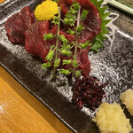 味のまる藤 - 鯨刺身　とろーり美味！