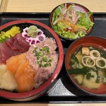 Sushi Tsubaki - 【2022/12】三色丼＋ミニサラダ