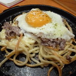 粉もん鉄板焼き居酒屋 十遊士 - やきそば　チーズ卵トッピング