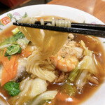 餃子の王将 - 麺の小麦粉は北海道産