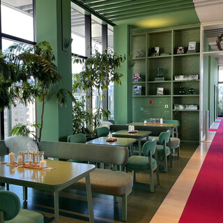 toggle hotel cafe/bar_2