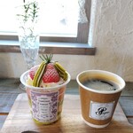 プリズム - ■ホリデーパルフェ『ストロベリーショートケイクwithピスタチオ』(R4.12月24日、25日限定)