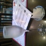 コンテンポラリー1684 - スパークリングもグラスが2種類、これはプロセッコ