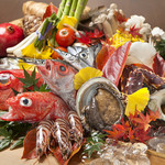 Directly delivered high-quality fresh fish (e.g. Japanese rockfish, spiny lobster, kinki, black abalone, sea urchin, etc.)