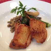 ブラッスリー エディブル - 鶏肉のコンフィ　ローズマリーの香り