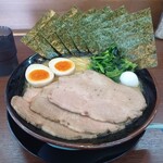 横浜家系ラーメン なるは家 - 