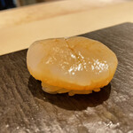 すし龍 - 北海道　ホタテ　肉厚で甘い