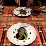 水色食堂 - 「宮崎県産 牛フィレのロースト、キノコの焼きリゾット添え」 （ソースポワブラード）