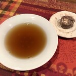 水色食堂 - 「コンソメスープとフォアグラ・牛すね肉のメダリオン」