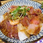 魚のてっぺん - ゴマダレかけました