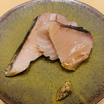 鮨 由う - ・三重県答志島産トロ鰆の炙り 地辛子で