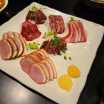 鶏喜鶏喜 - レバ刺入り！生肉スペシャル盛り