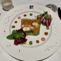 ブラッスリー ポール・ボキューズ 大丸東京 - オマール海老とサーモンのアスピック
                      ゆずからりんのアクセント