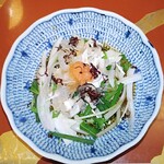 卓楽 - 京野菜とふぐ皮のサラダ