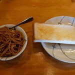 ちょい呑み処 まさる - ○焼きそば
            焼きそばソースで味付けされた
            普通な味わい。
            
            これだけだと思い『普通だなあ』と思ってたら
            後からまた出てきた❕