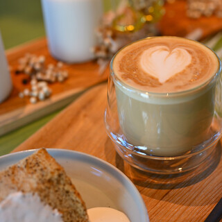 toggle hotel cafe/bar_1