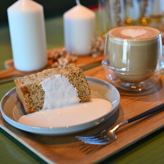 toggle hotel cafe/bar_0