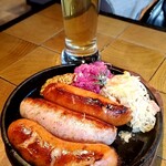 Schmatz Bakery&Beer - 直輸入オリジナルソーセージ3種盛り(1,980円)