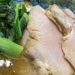 ラーメン 杉田家 - チャーシューも直系スモークレアチャー。スープの厚みもカエシのエッジも完璧で嬉しかった。。。