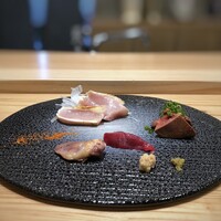 鮨と天草大王 天音 - ◆天草大王4種盛り・・前回感動しましたので、頂く前からワクワク。^^ ご主人のご実家が天草で天草大王の養鶏をされていますので こちらでしか、これほど上質な天草大王は頂けないですよ。