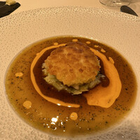 ソンブルイユ TOKYO - 北海道産天然平目のポワレとクルトン、シューブレゼ、甲殻類のソース