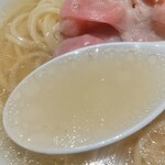 麺家 たけ田 - スープの感じ