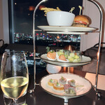 ザ タヴァン グリル＆ラウンジ - 