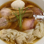 らぁ麺やまぐち - 更にマイルドになった淡麗鶏スープ！