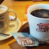 Komeda Kohi Ten - たっぷりサイズの「コメダブレンド」と普通サイズの「カフェオーレ」
