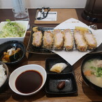 黒豚の館 - 黒豚特上ロースかつ定食