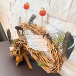 プレゼンテ スギ - ①定点トマト飴(シェフからの最初の贈り物)