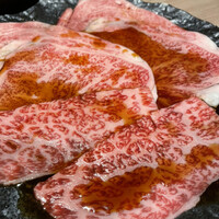 近江うし 焼肉 にくTATSU 青山本店 - 