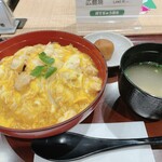 鶏三和 - 香草美水鶏親子丼