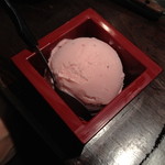 ぼちぼち - ぼちアイス・ストロベリー（３８０円）