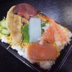 富屋寿司 - チラシ寿司　550円