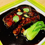 老虎菜 - 鎮江黒醋のとろとろ角煮酢豚