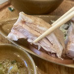 シンガポール海南鶏飯 - 肉厚でこの噛み具合がイイ！