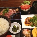 北新地 鳥屋 - 週末限定ランチ！蒸し鳥があっさり美味しかった！タレ焼きの鳥も美味しかった。小鉢にも鳥が使われてて鳥づくし(*^^*)