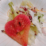 トゥ・ラ・ジョア イズム - ここの名物　Ｍのサラダ