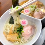 Kinuya - にこいちラーメン(塩側)