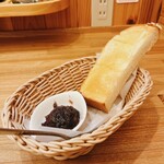 Komeda Kohiten - モーニング（山食パン＋バター＋コメダ特製おぐらあん）