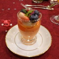 ザ・ループ(ホテルアゴーラリージェンシー大阪堺) - パプリカのムース　ホタテ貝柱とボッタルガ　大阪産ハチミツのヴィネグレット