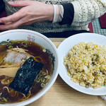 Nijiyuu Ban - チャーハンと辛口ラーメン750円