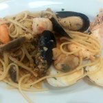 ラ・テンダ・ロッサ - 魚介のリングイネ、ペスカトーレ（2013.5）